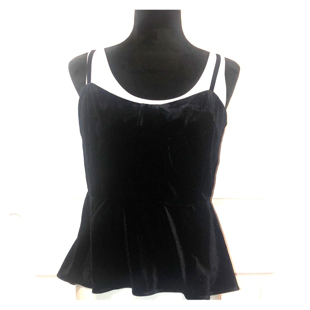 NWT T Tahari Top